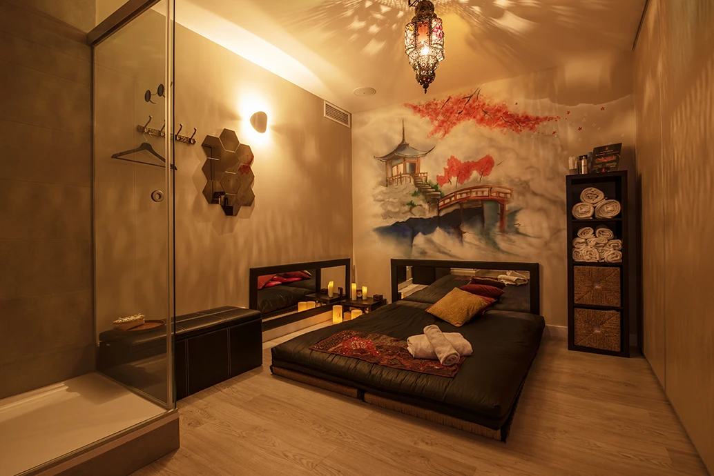 center-slide-2-adultmassagebarcelona