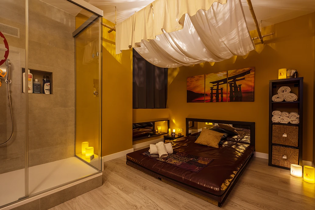 center-slide-3-adultmassagebarcelona
