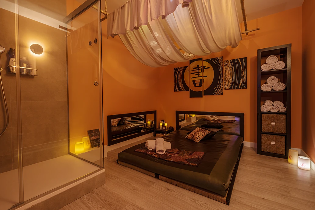 center-slide-4-adultmassagebarcelona